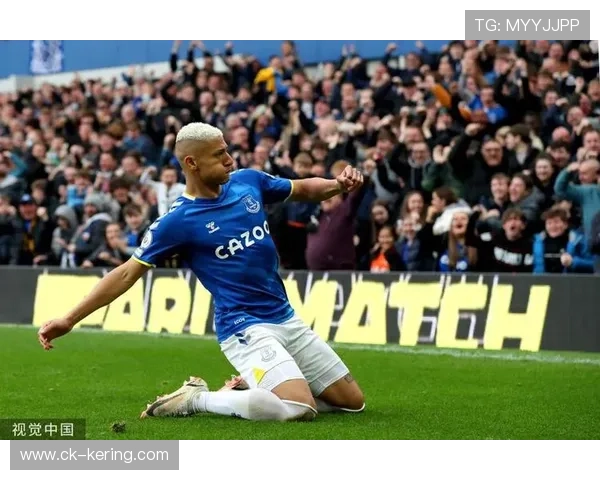 埃弗顿理查利森中路射门得手，比赛转折点出现