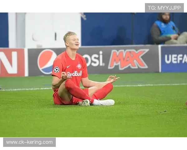 哈兰德锋线爆发，曼城拼尽全力争取世界杯金靴